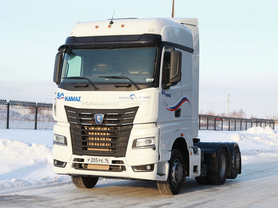 Седельный тягач KAMAZ-65659