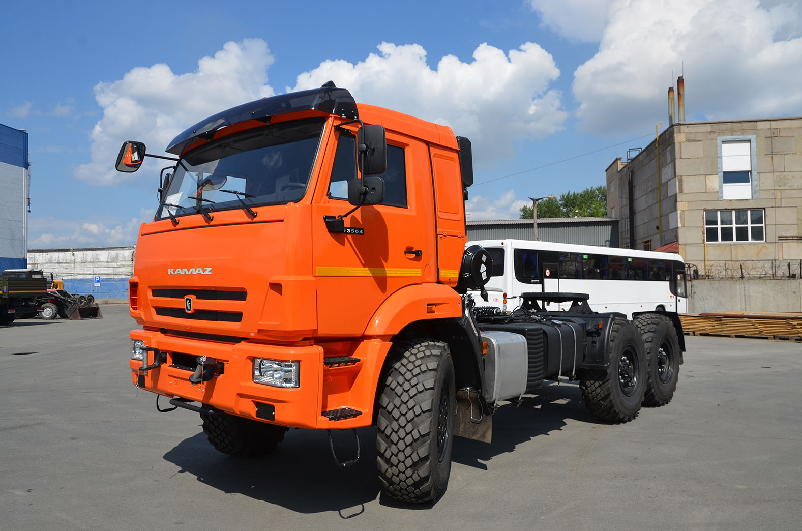 Седельный тягач КАМАЗ 53504